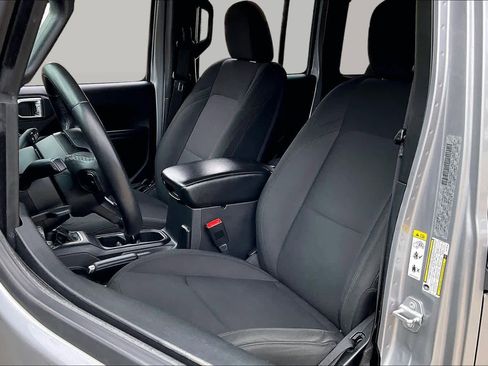 Used 2018 Jeep Wrangler Unlimited Sport S AWD/4WD image 8