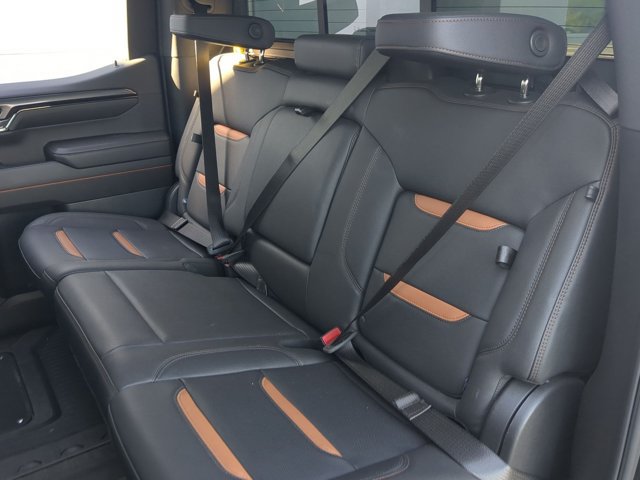 Used 2024 GMC Sierra 1500 AT4 w/ Technology Package AWD/4WD image 19