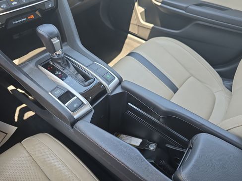 Used 2016 Honda Civic Touring image 23