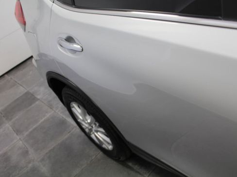 Used 2018 Nissan Rogue SV image 36