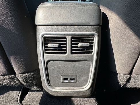 Used 2023 Dodge Charger SXT image 11