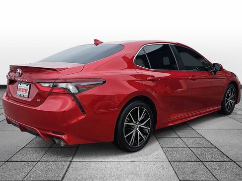 Used 2021 Toyota Camry SE image 5
