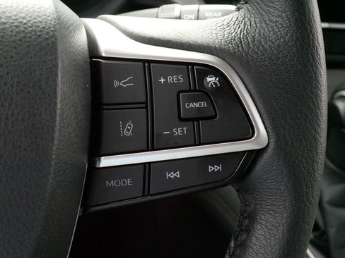 Certified 2022 Toyota Sienna XLE w/ XLE Plus Package FWD image 25