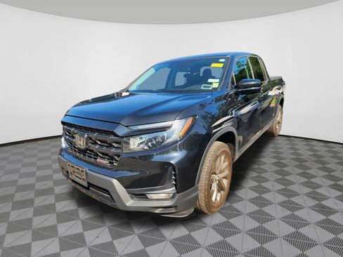 Used 2024 Honda Ridgeline Sport image 2