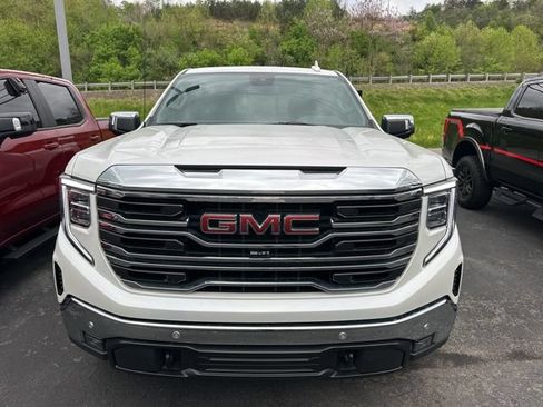 Used 2023 GMC Sierra 1500 SLT w/ SLT Premium Plus Package AWD/4WD image 6