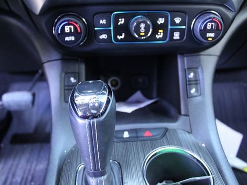 Used 2018 GMC Acadia SLT image 22