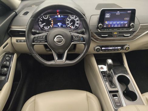 Used 2020 Nissan Altima 2.5 Platinum FWD image 22