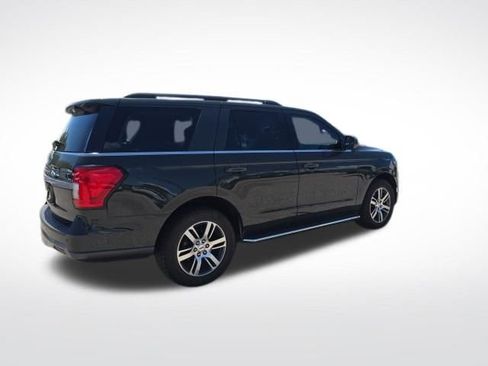 Used 2022 Ford Expedition XLT RWD image 3