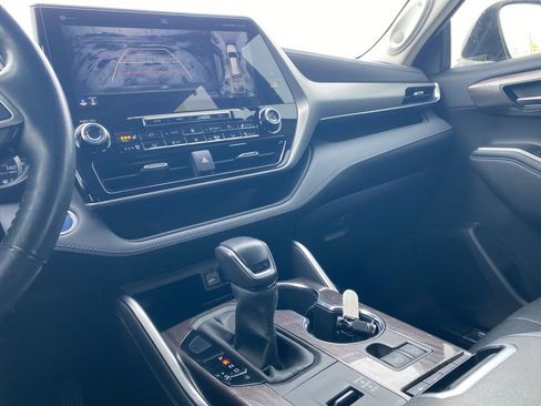 Used 2020 Toyota Highlander Platinum image 30