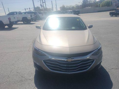 Used 2025 Chevrolet Malibu LT FWD image 3