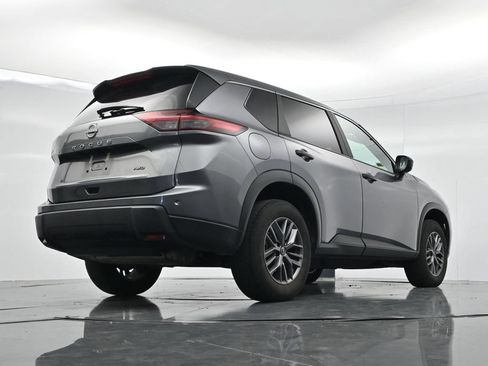 Used 2025 Nissan Rogue S AWD/4WD image 31