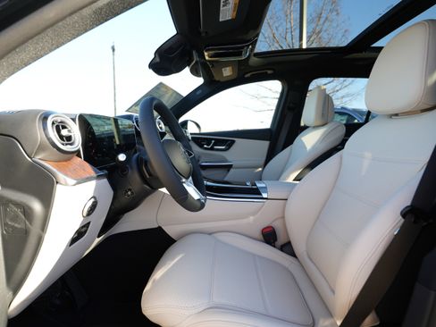 New 2026 Mercedes-Benz GLC 300 4MATIC image 34