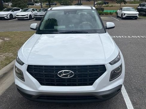 Used 2022 Hyundai Venue SE image 7