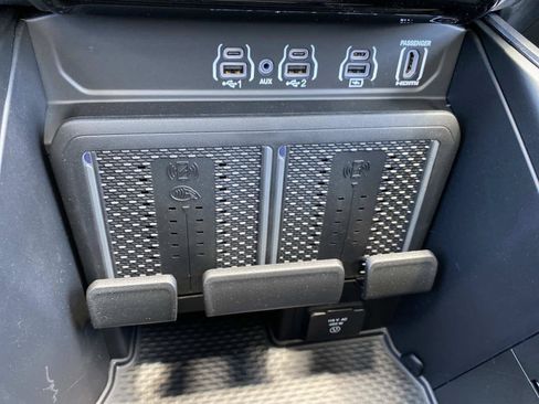 New 2026 RAM 1500 Laramie AWD/4WD image 13