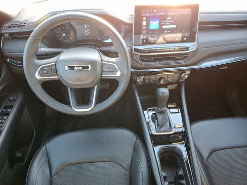 Used 2023 Jeep Compass Altitude image 21
