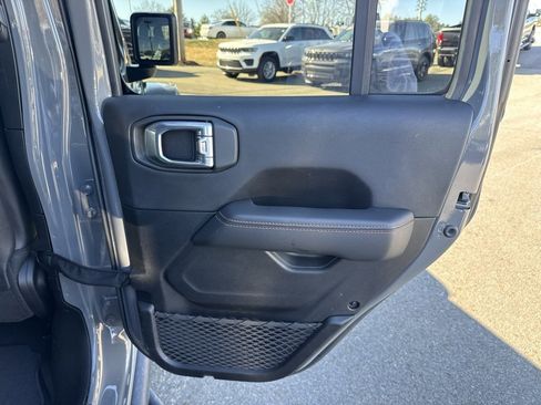 Used 2023 Jeep Gladiator Mojave w/ LED Lighting Group image 33