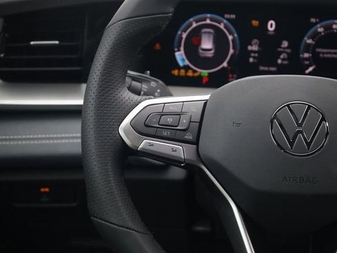 New 2026 Volkswagen Tiguan SE R-Line image 9