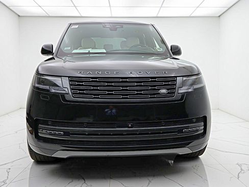 Used 2025 Land Rover Range Rover SE AWD/4WD image 18