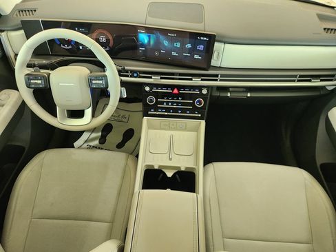 Used 2025 Hyundai Santa Fe SE FWD image 25