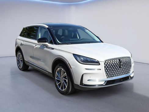 Certified 2024 Lincoln Corsair AWD w/ Equipment Group 101A image 9