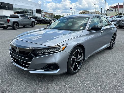 Used 2022 Honda Accord Sport image 3
