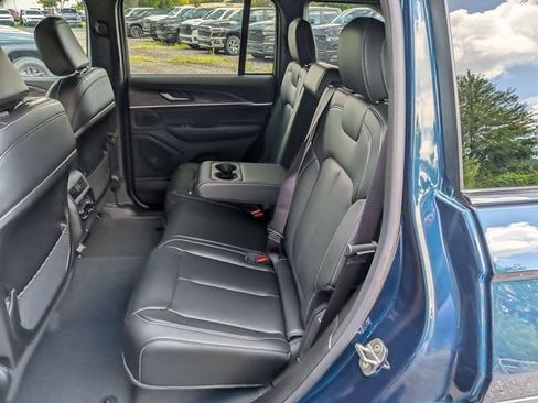 New 2026 Jeep Grand Cherokee Limited AWD/4WD image 13