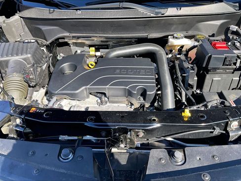 Used 2025 Chevrolet Equinox LT image 30