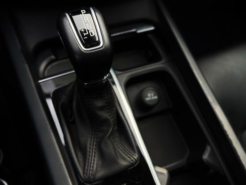 Used 2019 Volvo S60 T5 Momentum image 35