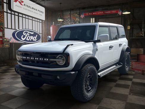 New 2026 Ford Bronco Outer Banks w/ Sasquatch Package AWD/4WD image 1
