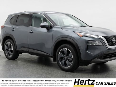 Used 2025 Nissan Rogue SV image 1