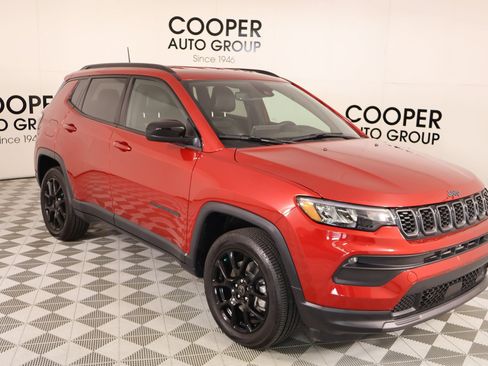 Used 2026 Jeep Compass Latitude w/ Quick Order Package 29K AWD/4WD image 1