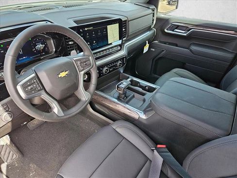 New 2026 Chevrolet Silverado 1500 LTZ w/ LTZ Premium Package AWD/4WD image 3