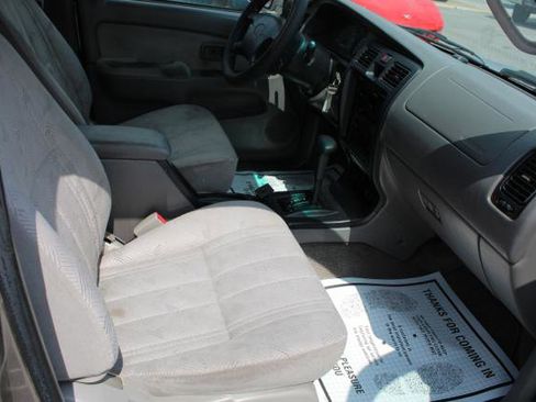 Used 2002 Toyota 4Runner SR5 image 17