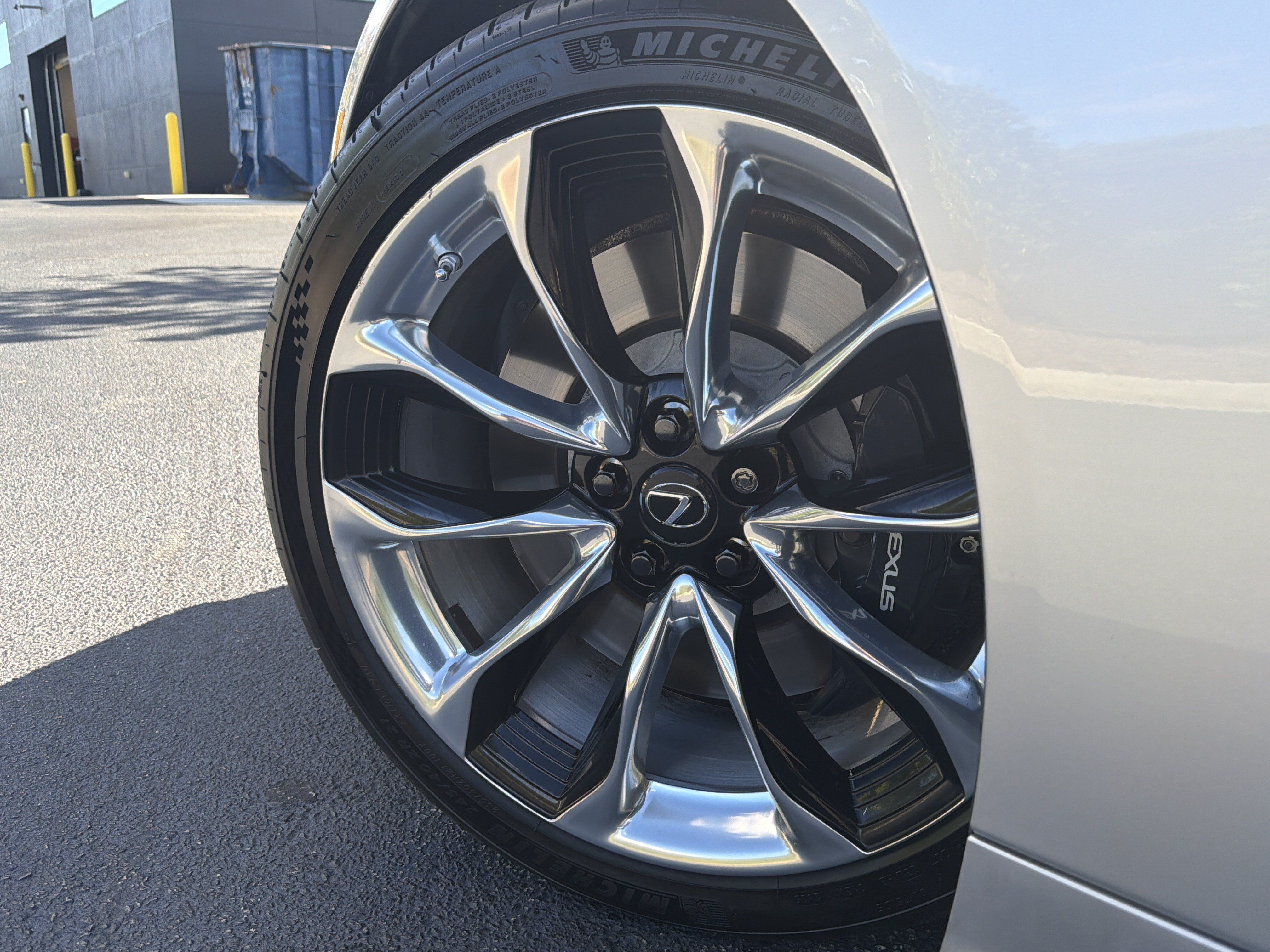 Used 2018 Lexus LC 500 Coupe w/ Performance Package RWD image 17