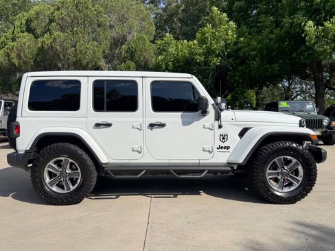 Used 2021 Jeep Wrangler Unlimited Sahara AWD/4WD image 20