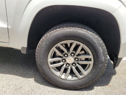 Used 2024 Chevrolet Colorado LT w/ LT Convenience Package image 25