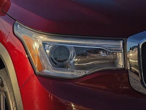 Used 2018 GMC Acadia SLT image 8