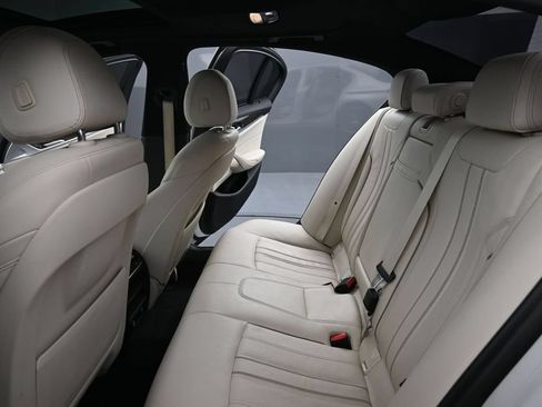 Used 2019 BMW 530e w/ Convenience Package RWD image 30