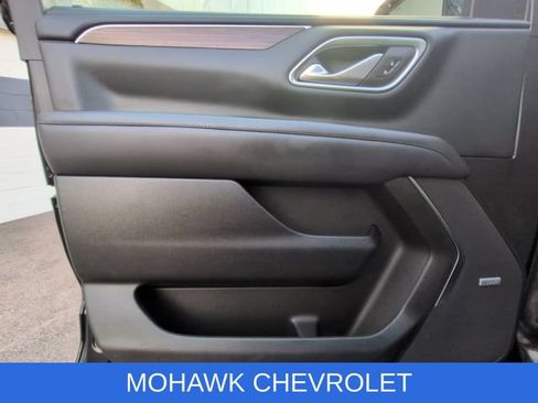 Used 2023 Chevrolet Suburban High Country w/ Advanced Technology Package AWD/4WD image 23