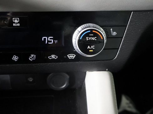 Used 2023 Mitsubishi Outlander SEL AWD/4WD image 57