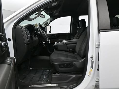 Used 2022 Chevrolet Silverado 2500 LT w/ Convenience Package RWD image 11