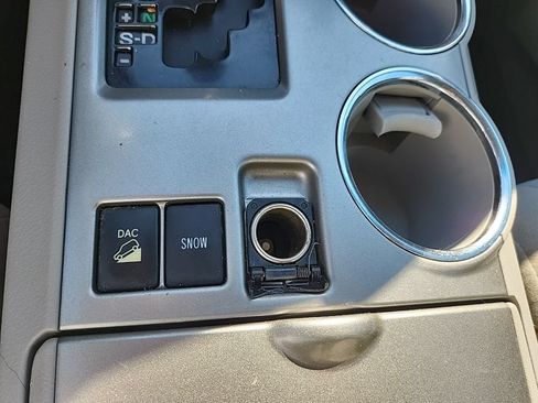 Used 2012 Toyota Highlander 4WD w/ Tech Pkg image 23