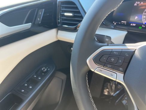 New 2025 Volkswagen Taos S image 18