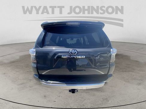 Used 2024 Toyota 4Runner TRD Off-Road Premium AWD/4WD image 8