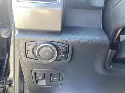 Used 2018 Ford F150 XLT w/ Equipment Group 302A Luxury AWD/4WD image 17