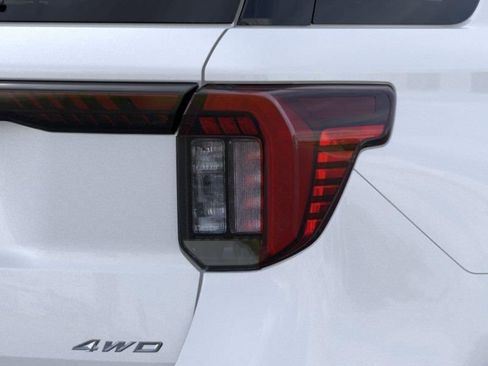 New 2026 Ford Explorer Platinum image 21
