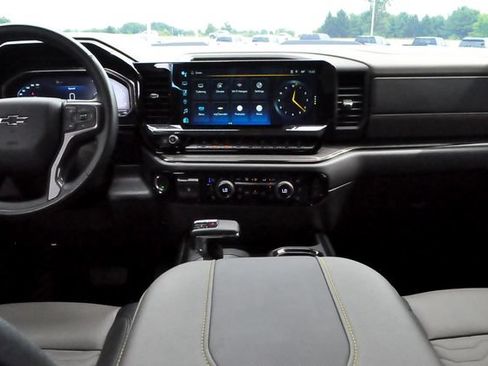 Used 2024 Chevrolet Silverado 1500 ZR2 w/ Technology Package AWD/4WD image 17
