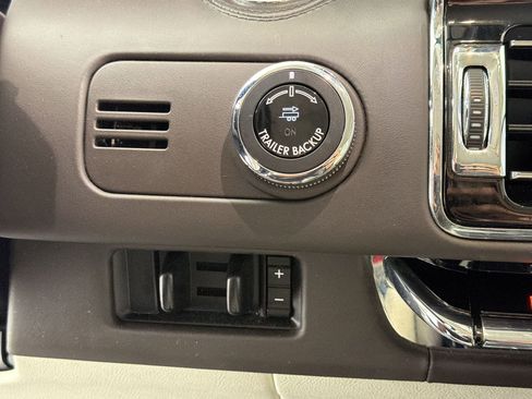 Used 2021 Lincoln Navigator Black Label w/ Cargo Convenience Package image 25