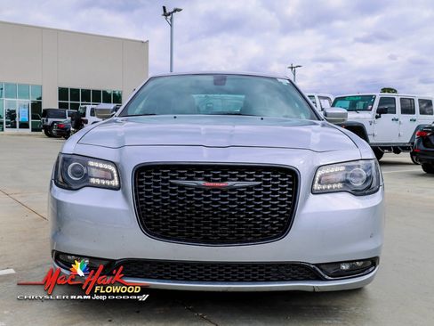 Used 2023 Chrysler 300 S image 3