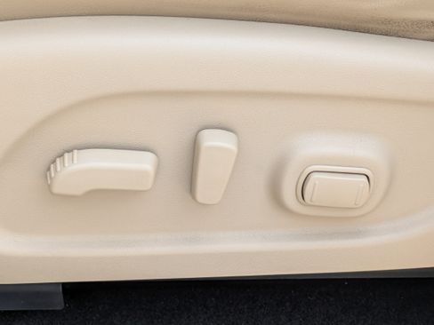 Used 2018 Nissan Pathfinder Platinum FWD image 21